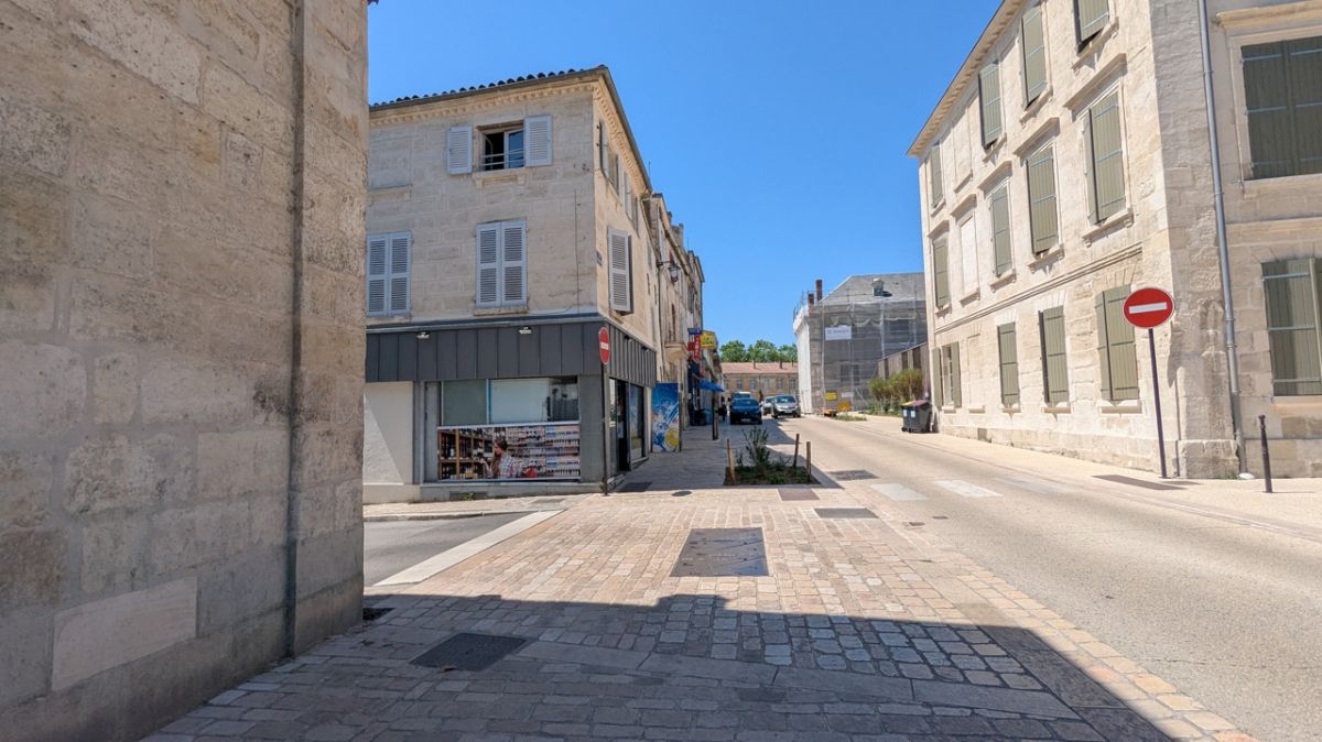 Un épicier de Niort retourne la situation après un braquage audacieux