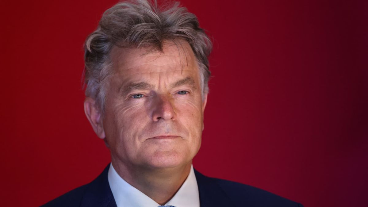 Fabien Roussel déclare son refus de soutenir Mélenchon ou Glucksmann pour 2027
