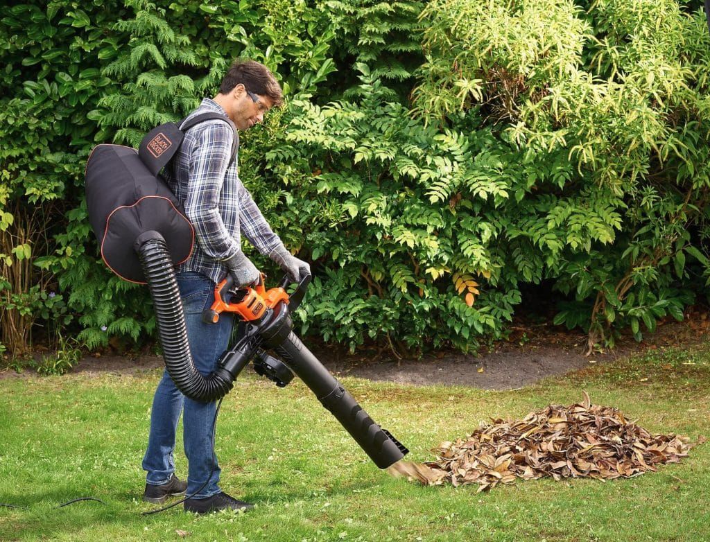 simplifiez le nettoyage de votre jardin avec l'aspirateur souffleur broyeur à -30 %