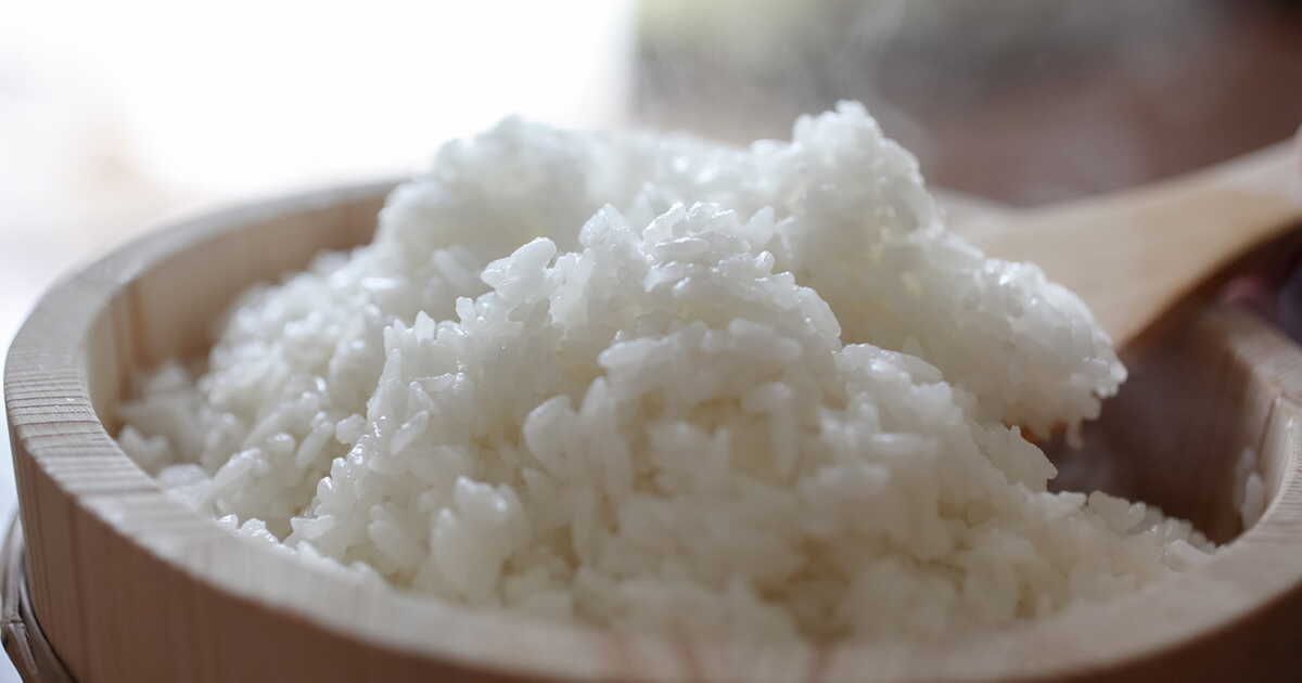 La méthode infaillible pour cuire le riz parfaitement sans autocuiseur