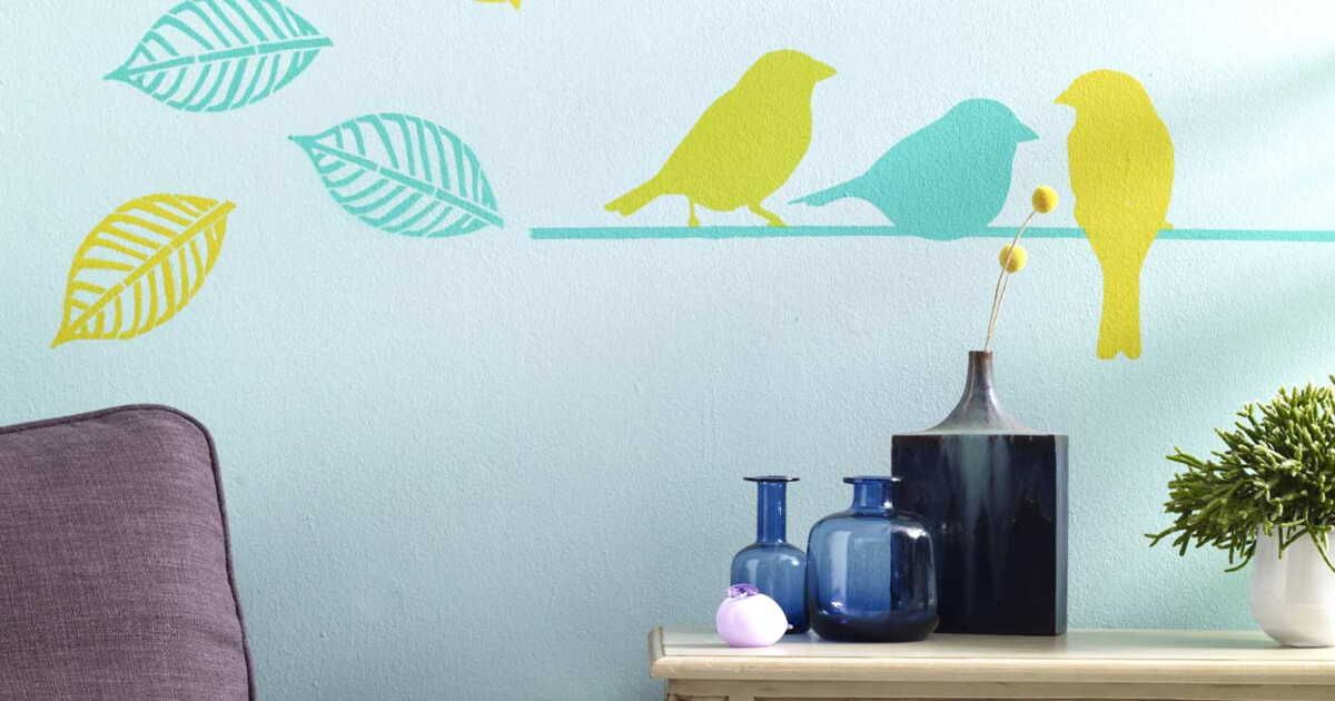 Des pochoirs d'oiseaux pour une décoration murale unique