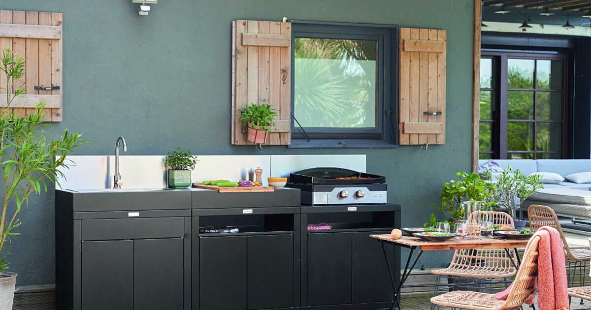 Aménager une cuisine extérieure en bois : astuces et inspirations