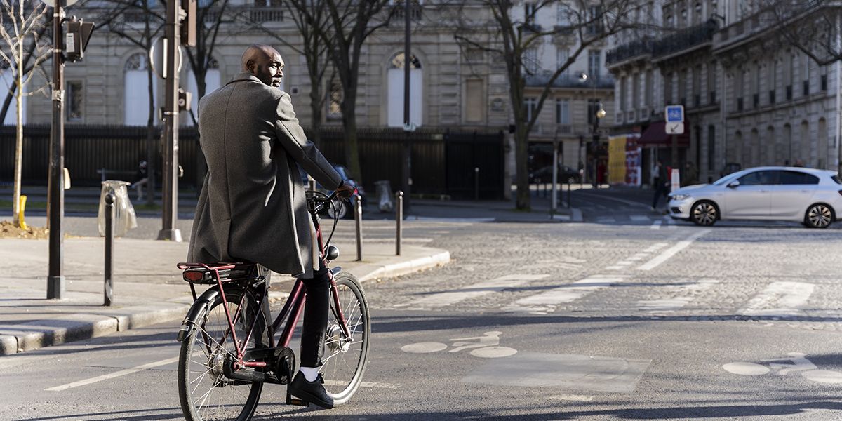 Les cyclistes et le code de la route : entre respect et passe-droits