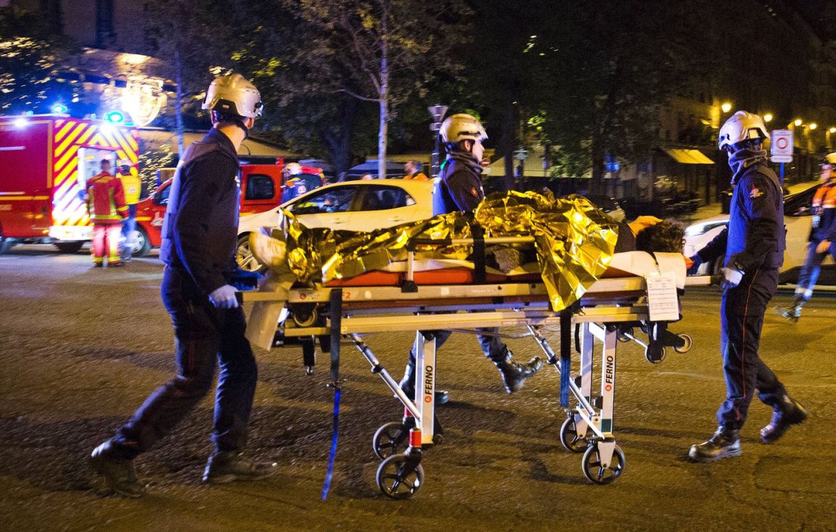 Accident spectaculaire en Alsace : une voiture s'écrase contre un magasin, trois blessés