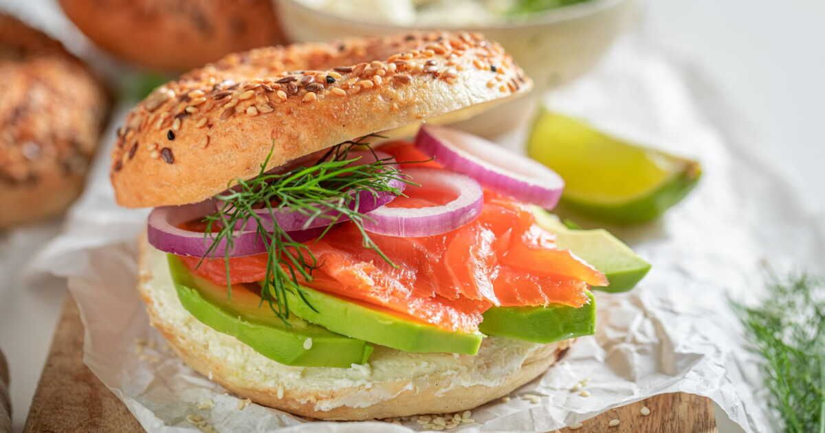 Bagels gourmands : 3 idées savoureuses pour une pause rapide