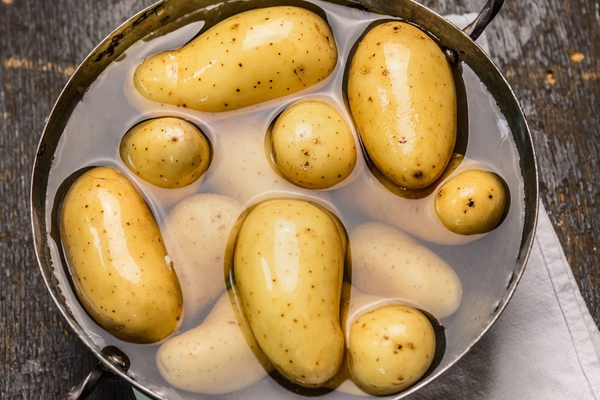 Cuire des pommes de terre en un clin d'œil
