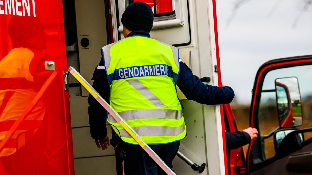 Une collision spectaculaire dans les Deux-Sèvres : un conducteur hospitalisé