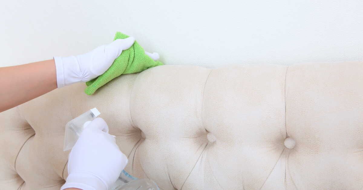 Comment nettoyer un canapé blanc ?