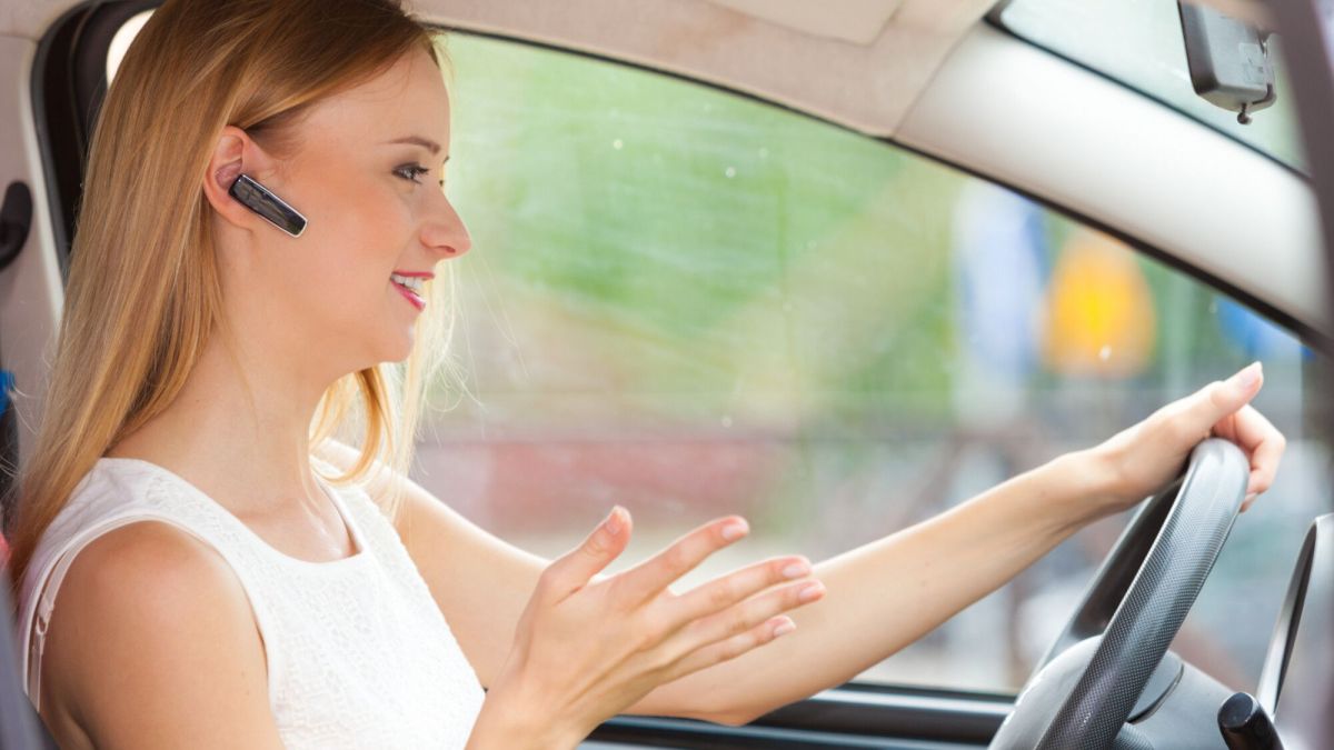 Téléphoner au volant : ce que dit la loi
