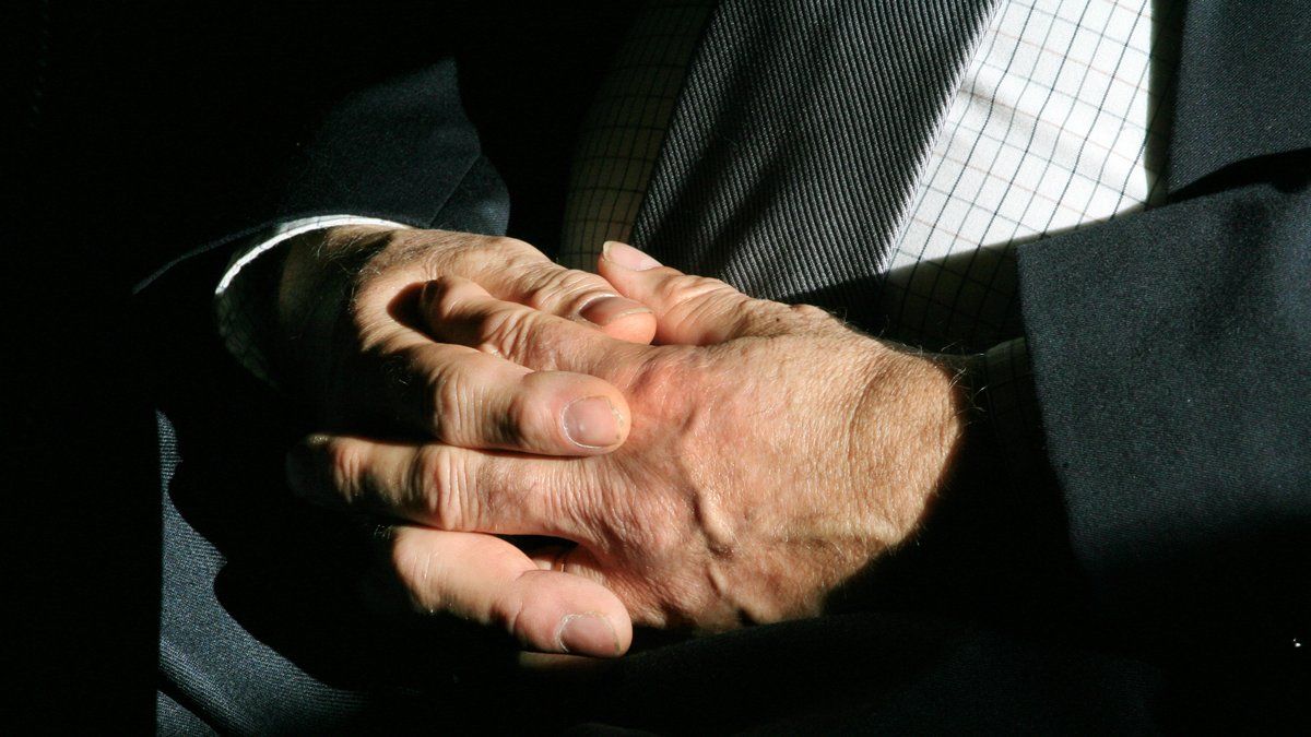 un octogénaire découvert mort dans son appartement : un cri d'alarme sur l'isolement des âgés