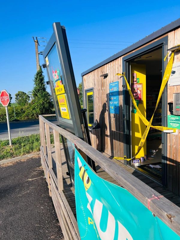 Vandalisme choc à Vouhé : la supérette Api en première ligne