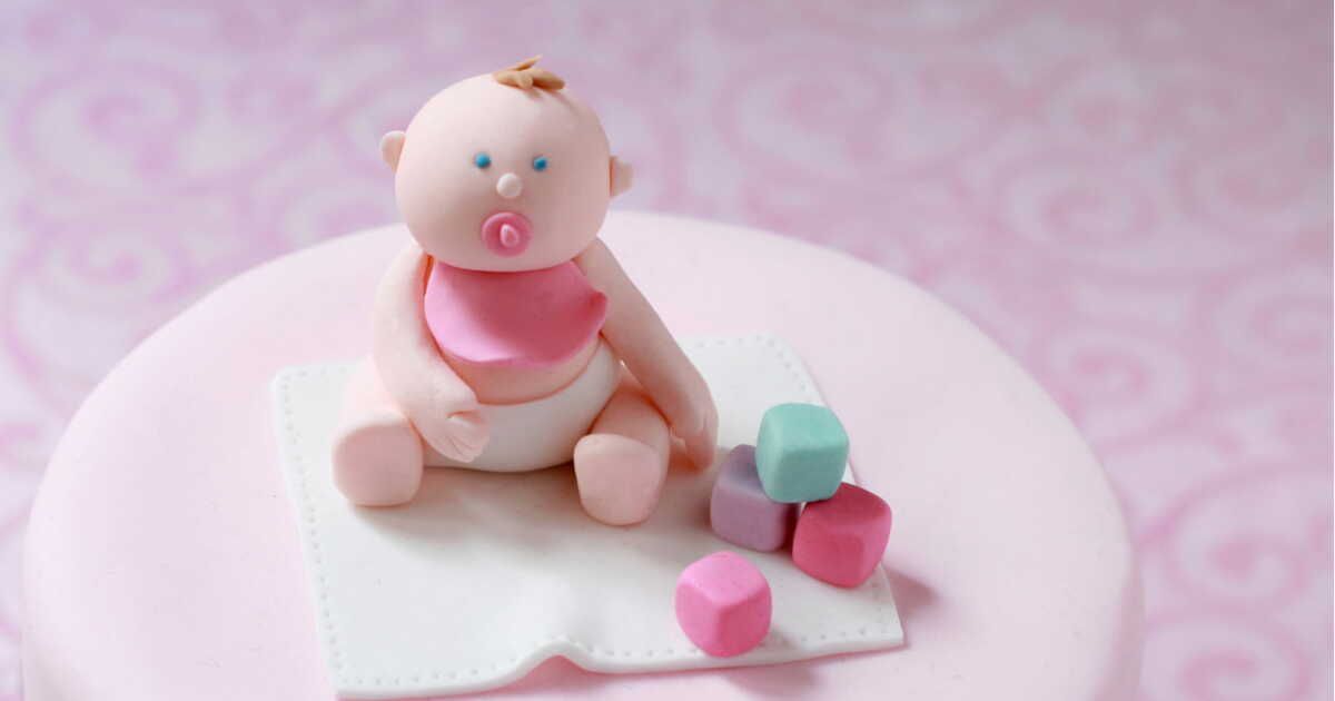 Créer un adorable bébé en pâte à sucre : le guide complet