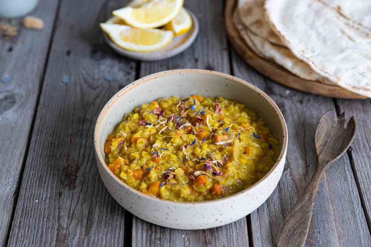 Curry de lentilles jaunes au lait de coco