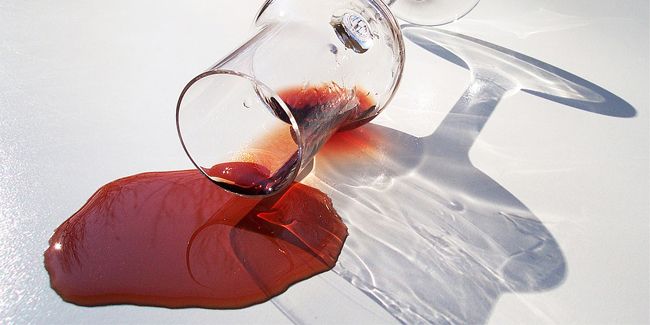 Des recettes infaillibles pour désamorcer une tache de vin
