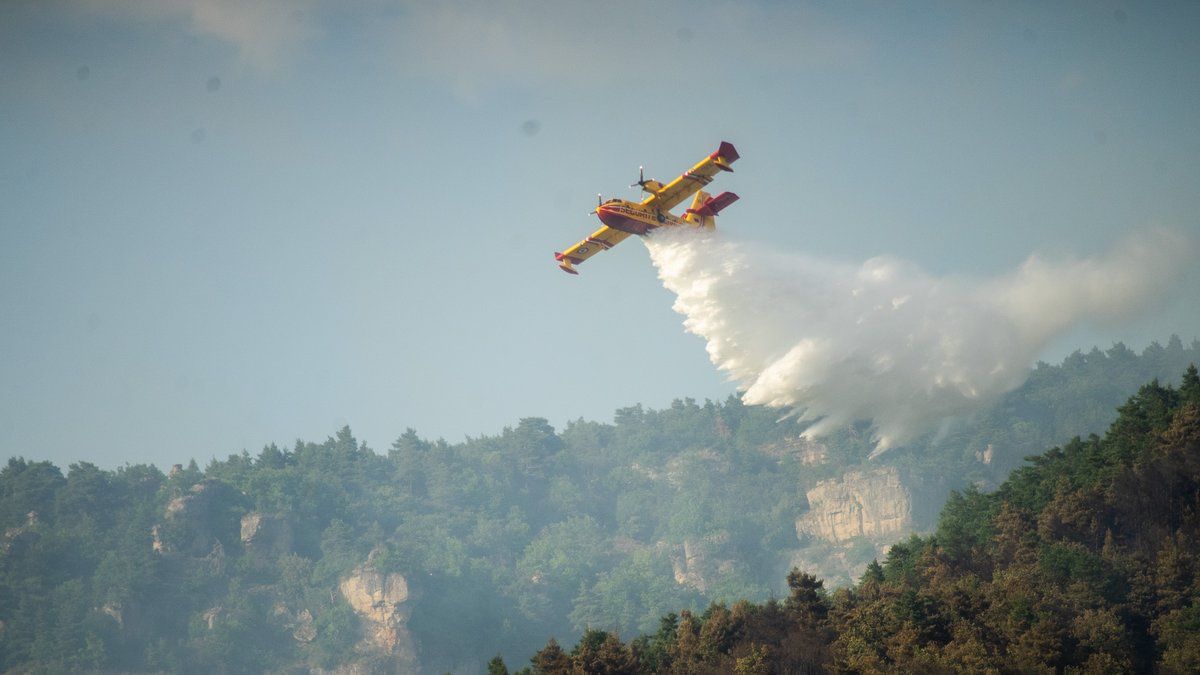 Incendie à Nant : la situation critique nécessite des renforts aériens