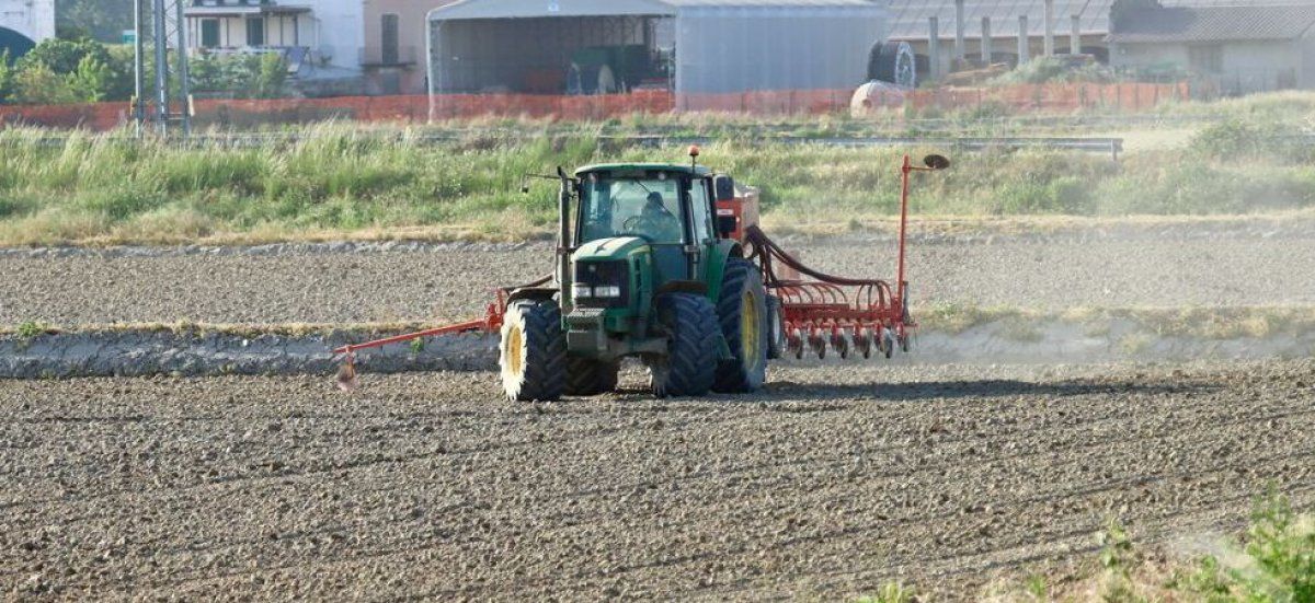 Le Sénat adopte une loi d'urgence agricole controversée, entre soutien aux agriculteurs et préoccupations écologiques