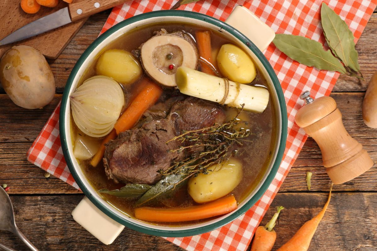 Le secret du pot-au-feu révélé : redécouvrez le goût authentique