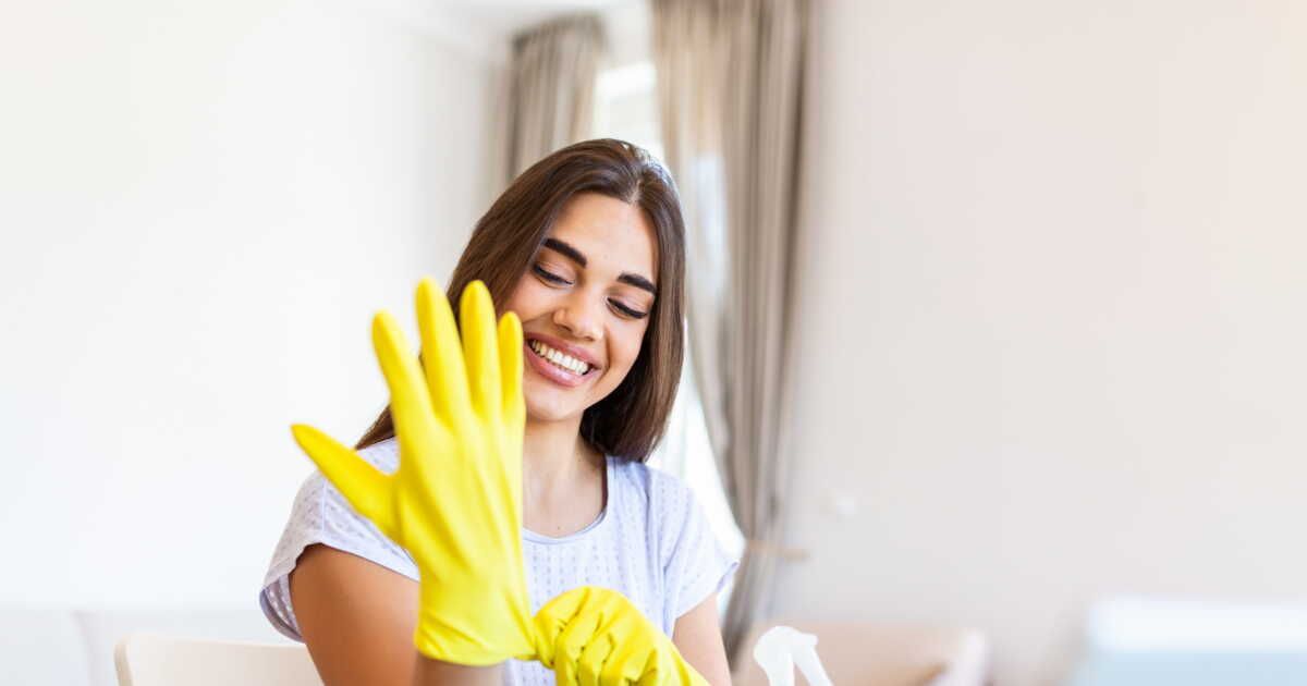 Linge, tapis, rideaux : nos meilleures astuces pour un ménage de printemps efficace