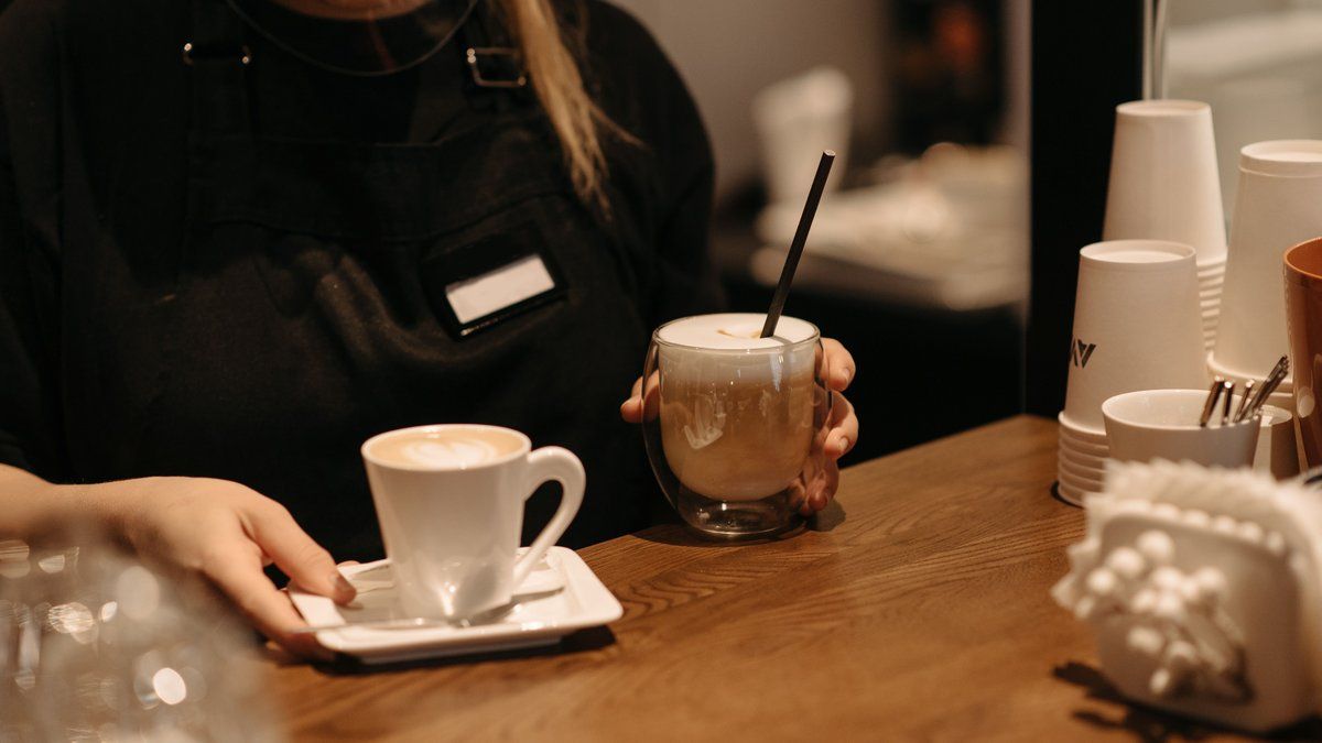Licenciée après cinq jours, une serveuse obtient 60 000 euros de l'hôtel