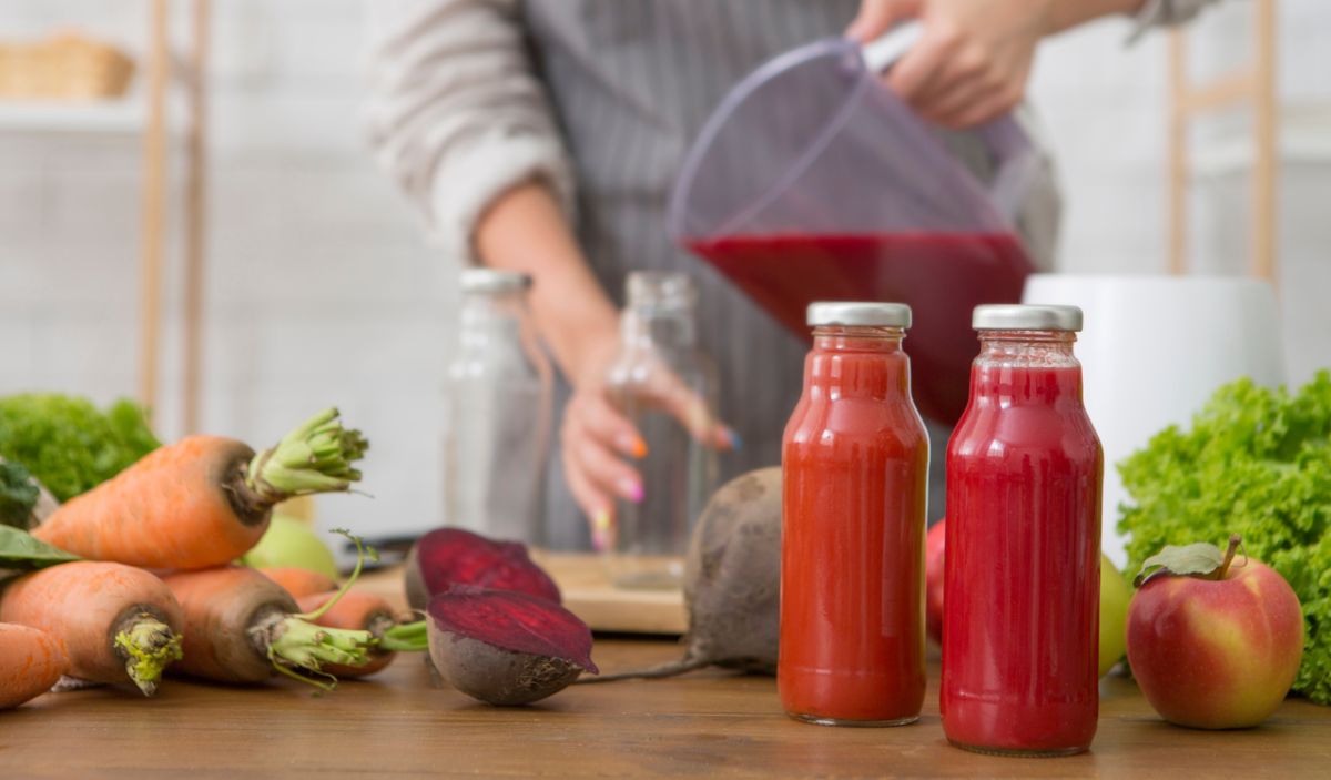 découvrez le jus miracle pour un ventre plat et un foie détoxifié