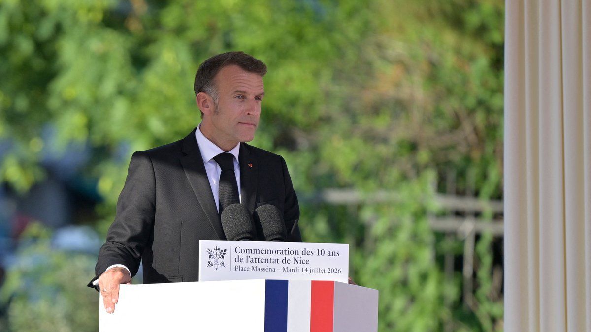 Dix ans après l'attentat de Nice, Emmanuel Macron rend hommage aux victimes