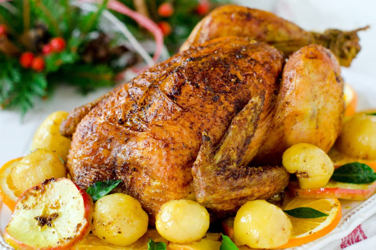 Cyril Lignac revisite le poulet rôti : un délice au citron et à l'origan